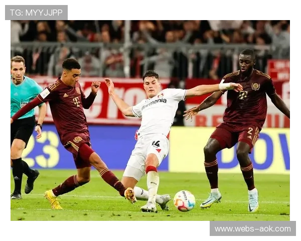 德国杯：多特蒙德半场压制勒沃库森，阿德耶米再破门